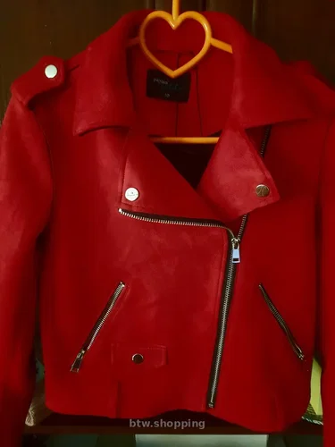 Короткий пиджак из замши