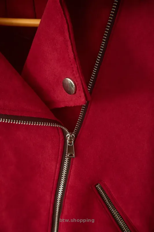 Короткий пиджак из замши - btw.shopping