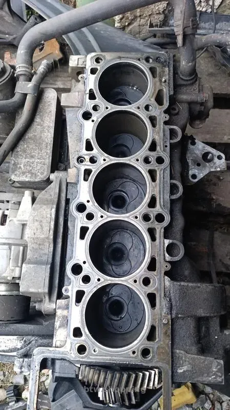 Двигун ,блок ,поршня volkswagen touareg (2002-2010 рр) 2.5 tdi - btw.shopping